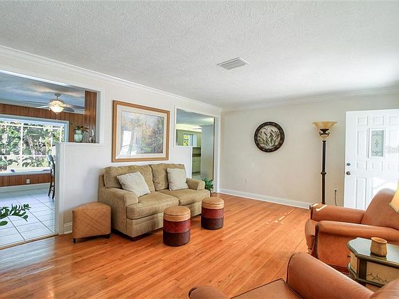 4th image of 321 Bayshore Dr