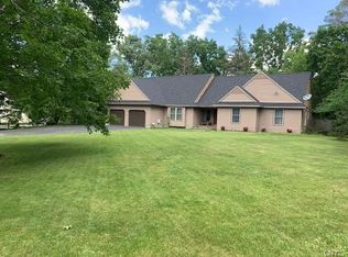 106 Marangale Rd, Manlius, NY 13104