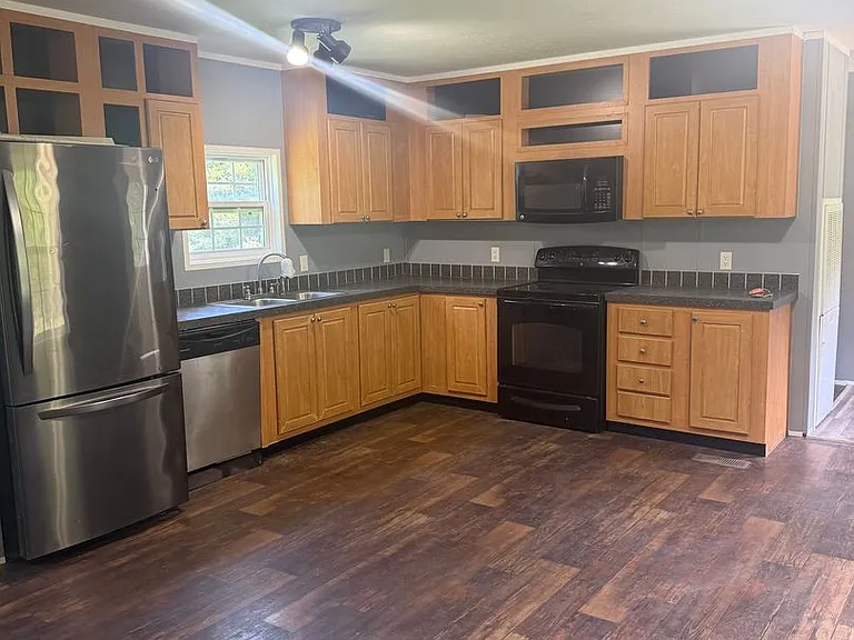 1375 Shinbone Ridge Rd — Photo 4