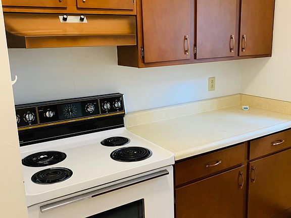 5th image of 101 Innis St