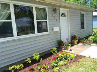 205 Pinewood Dr, Columbia, MO 65203