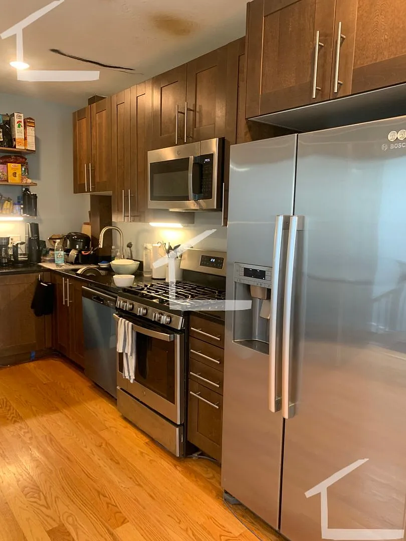 Beautiful modern 5 bed 2 bath unit in Allston-Brighton for 9/1 — Photo 4