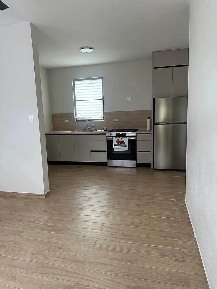 1 bed, 2.0 bath, 500 sqft, $1,000 — Photo 2