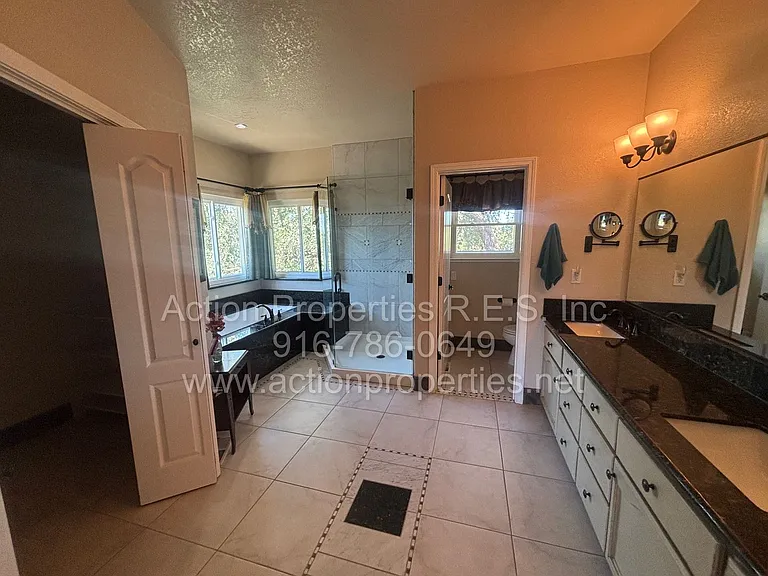 4726 Abbey Hl — Photo 42