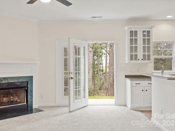 charlotte-north-carolina-65011711 picture