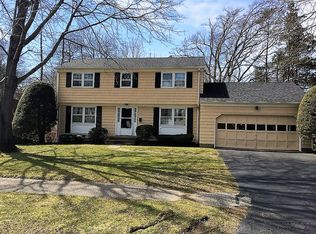 106 Southwood Dr, New Canaan, CT 06840