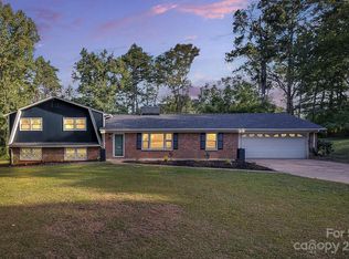106 N Poplar Springs Dr, Gaffney, SC 29341