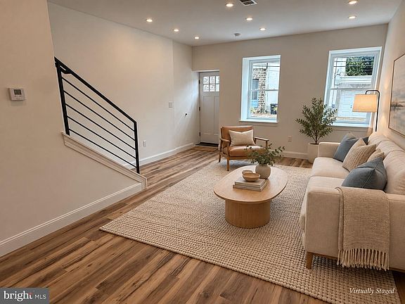 4th image of 4810 Umbria St