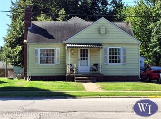 327 W Murray St, Macomb, IL 61455