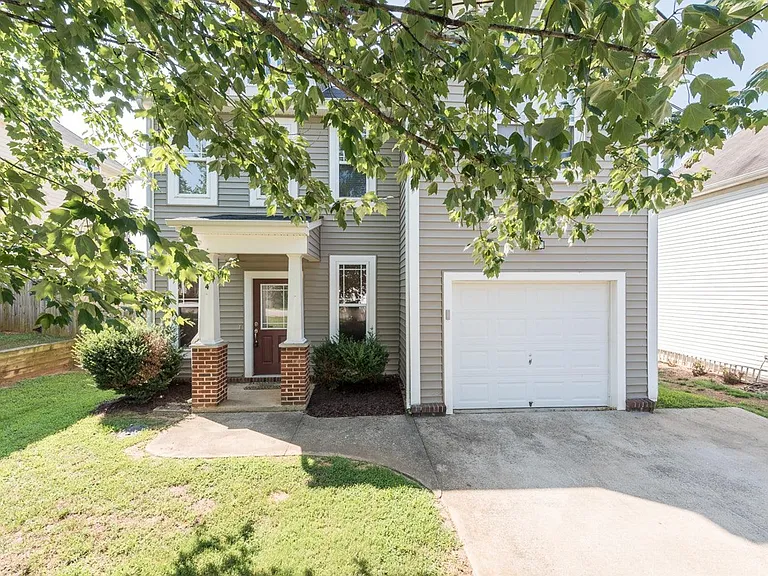 104 Hutson Ln — Photo 24