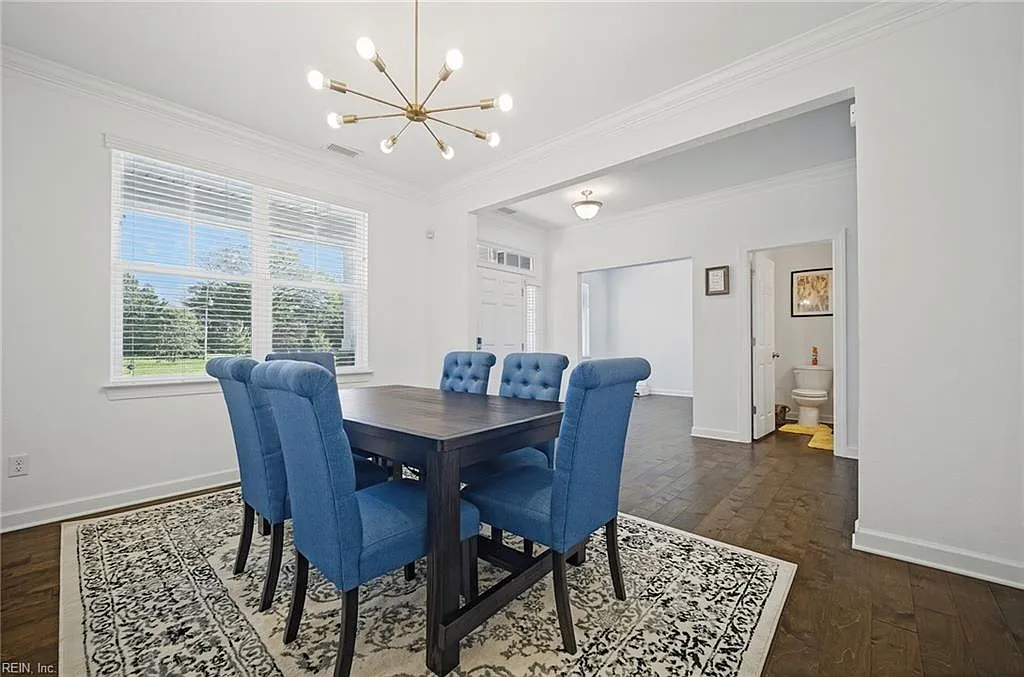 6 bed, 4.5 bath, 3251 sqft, $4,400 — Photo 2
