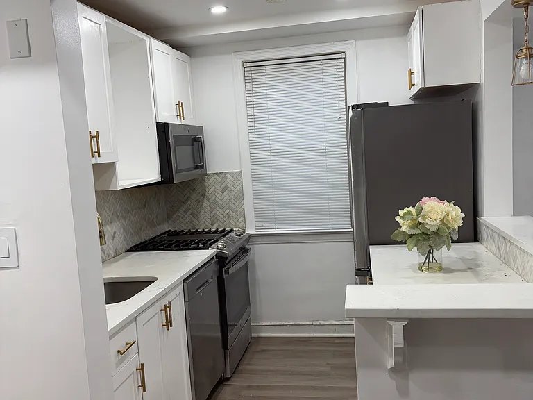 4411 1st Pl NE #8 — Photo 3