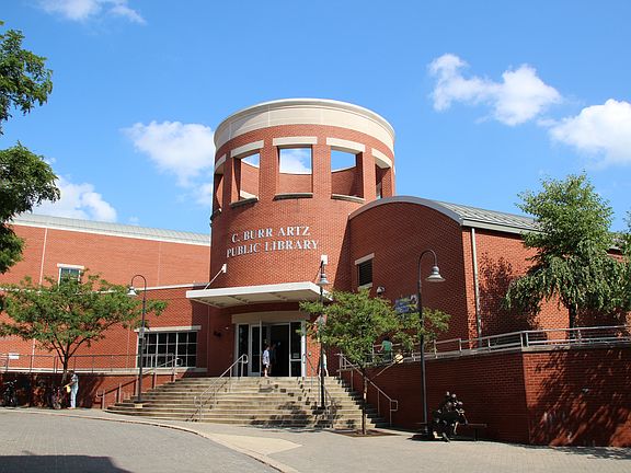 Kid-friendly Burr Library