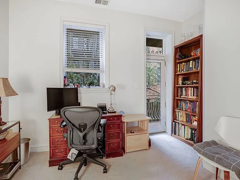 1323 Clifton St NW #13 — Photo 26