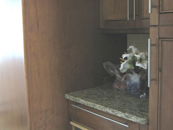 4th image of 676 Whittier St
