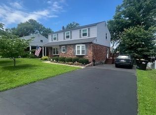 324 Sweetbriar Rd, King Of Prussia, PA 19406