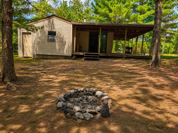 965 W Trout Valley Rd, Hancock, WI 54943