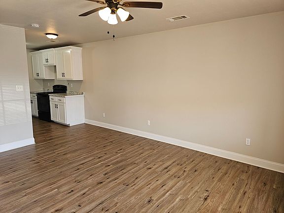 3rd image of 1681 Veterans Ave #15