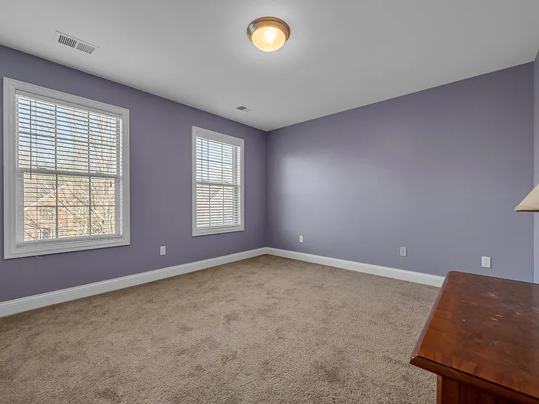 2185 Roswell Dr — Photo 12