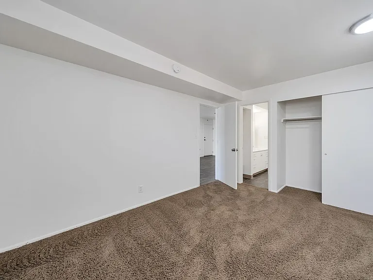 Capitol Reef Apartments — Photo 25