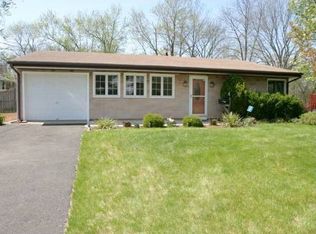 15 Stillwell Rd, Kendall Park, NJ 08824