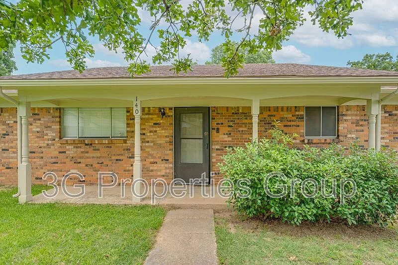 3 bed, 2.0 bath, 1896 sqft, $2,395 — Photo 3