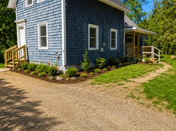 52 Coldbrook Rd, Hampden, ME 04444