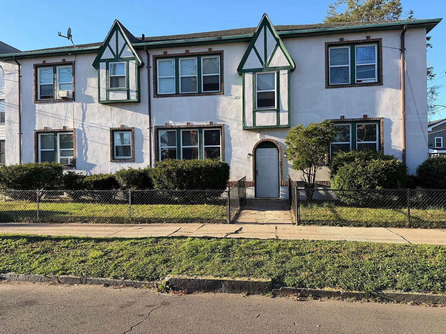 Center St 175 West Haven — Photo 1