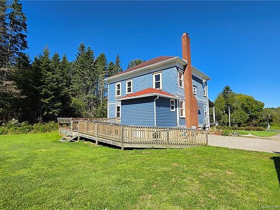 2nd image of 30 Dipper Harbour Rd