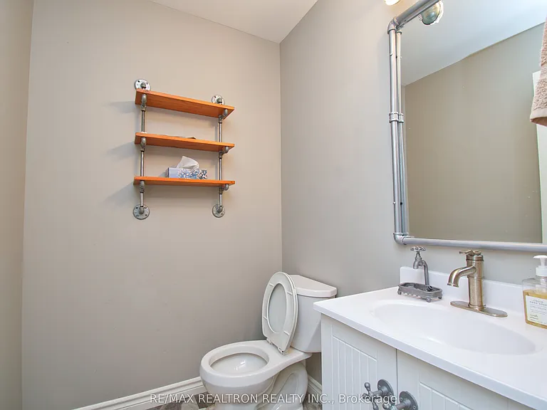 35 Cobblestone St — Photo 18