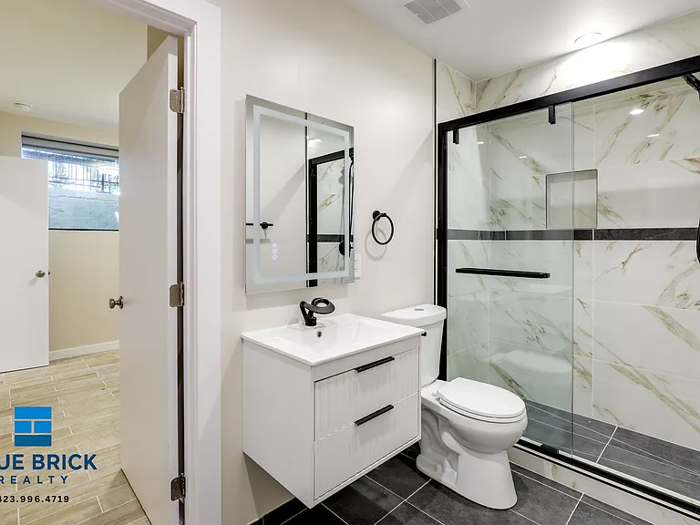 1035 N Hayworth Ave #100 — Photo 8