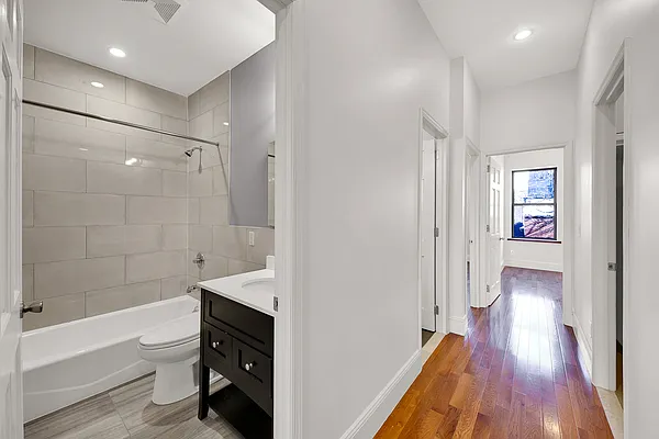 Rented by Alexander Bilu, LREB | media 14