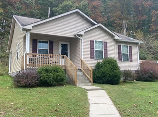 30 Brown St, Stanton, KY 40380