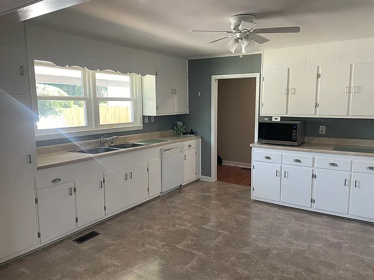 208 Summey St — Photo 11