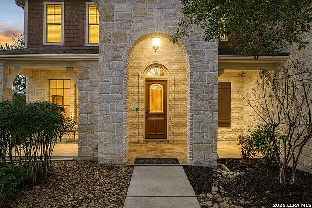 4 bed, 2.5 bath, 3994 sqft, $3,500 — Photo 4