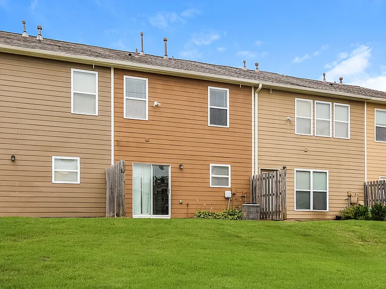 2044 Lakeshore Overlook Dr NW — Photo 17