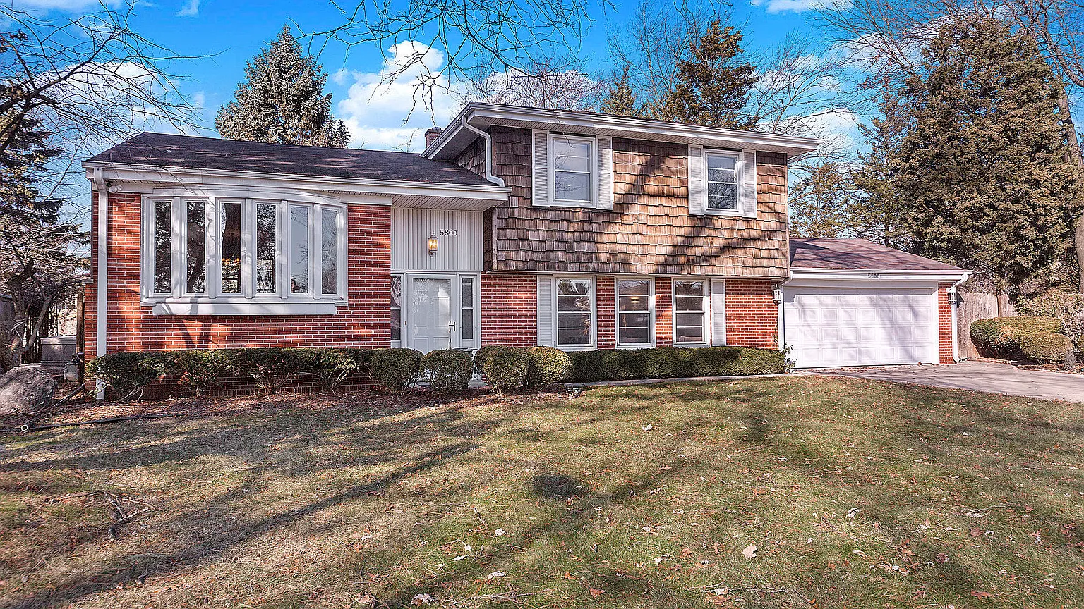 5800 Longview Dr photo 1