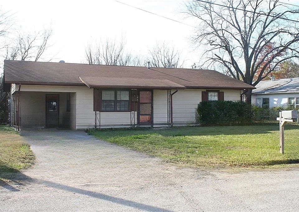 1st image of 407 N Files St