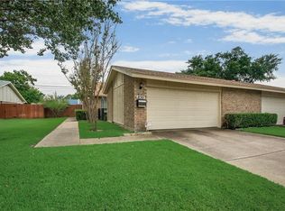 830 Shady Glen Ln, Bedford, TX 76021