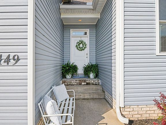 3rd image of 1149 Jonathan Ln