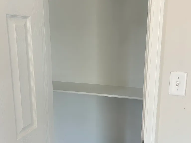 114 Rasberry St — Photo 8