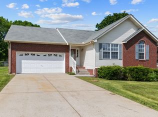 272 Sanders Dr, La Vergne, TN 37086