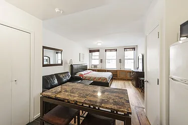 Rented by Nest Seekers International