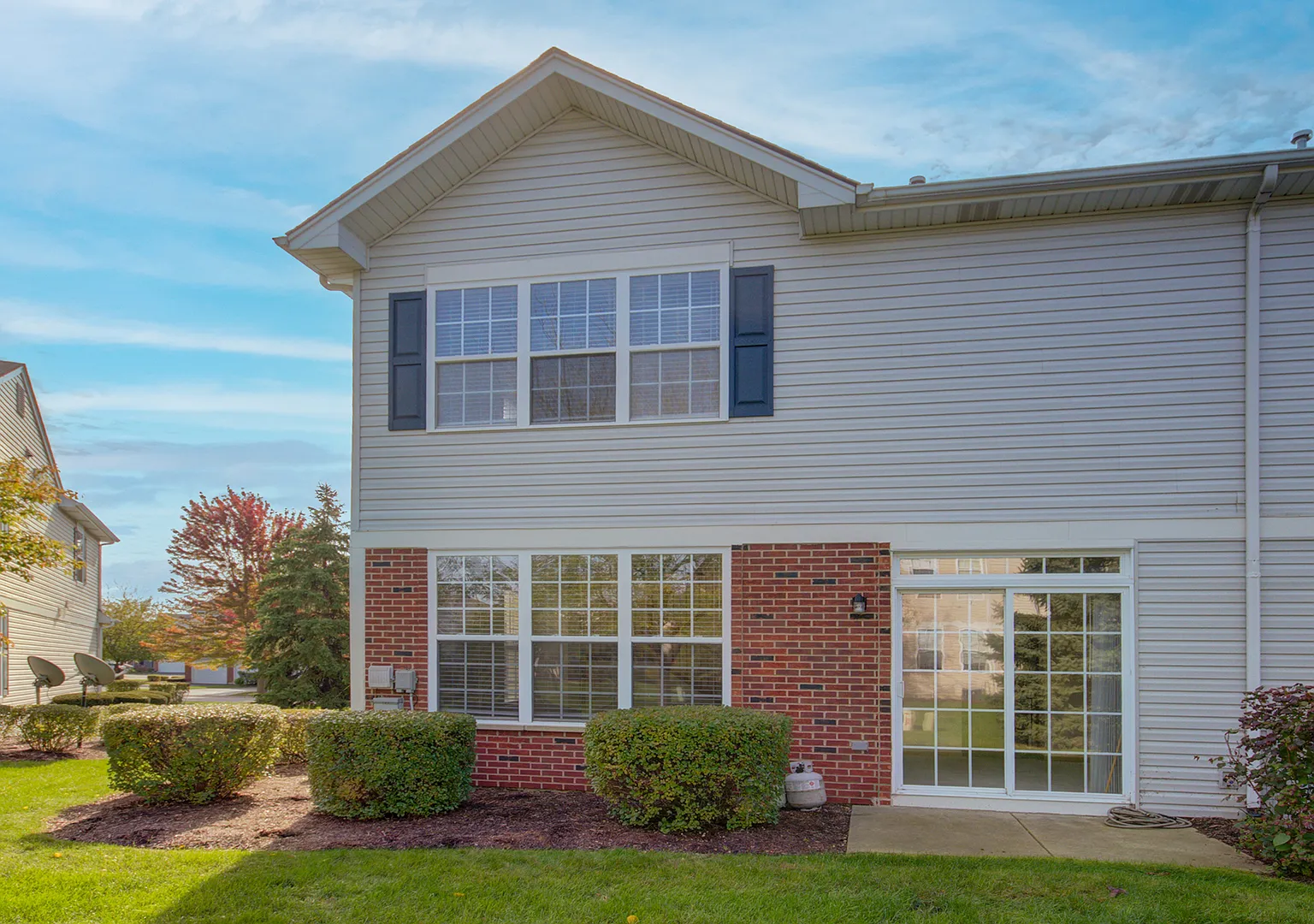 2 bed, 2.5 bath, 1625 sqft, $2,200 — Photo 4