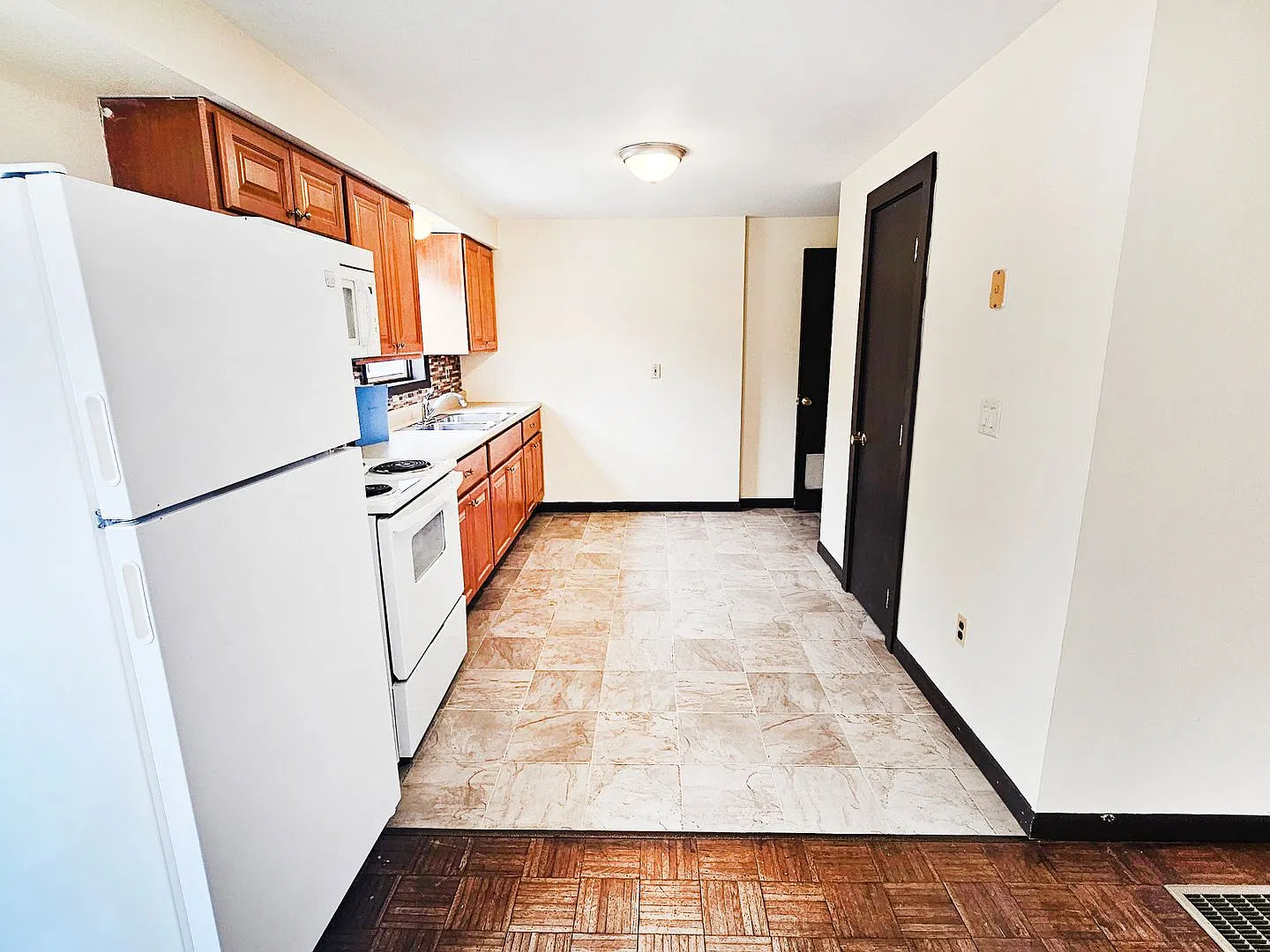 350 Julie Drive — Photo 2