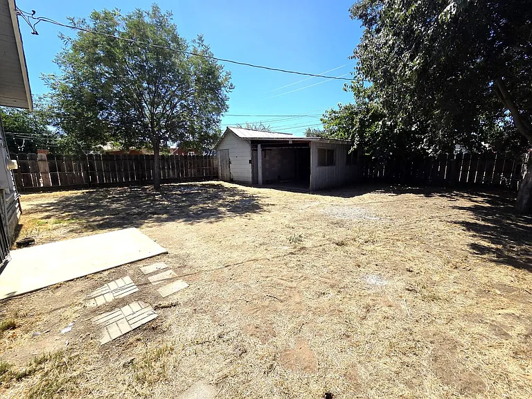 345 W Kanai Ave — Photo 15