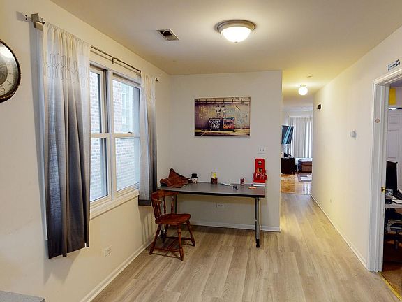 4th image of 845 1/2 N Wolcott Ave #2