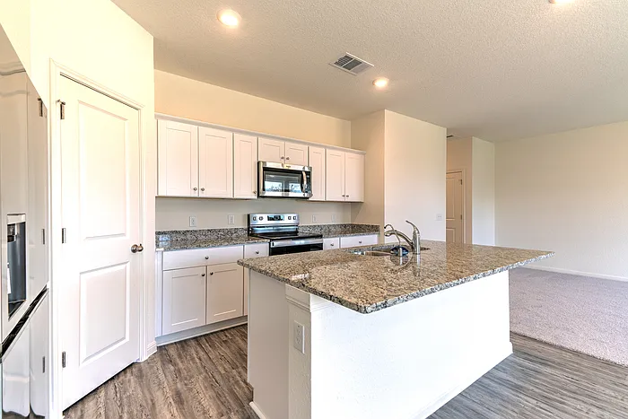 19507 Cloudy Bay Dr — Photo 4