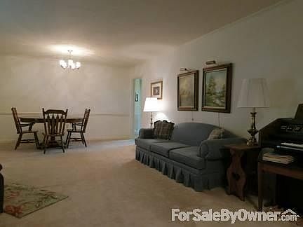 Living & Dining Room
						:
						Huge space for all your guests