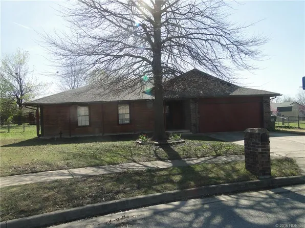 9900 N 108th Pl E, Owasso, OK 74055